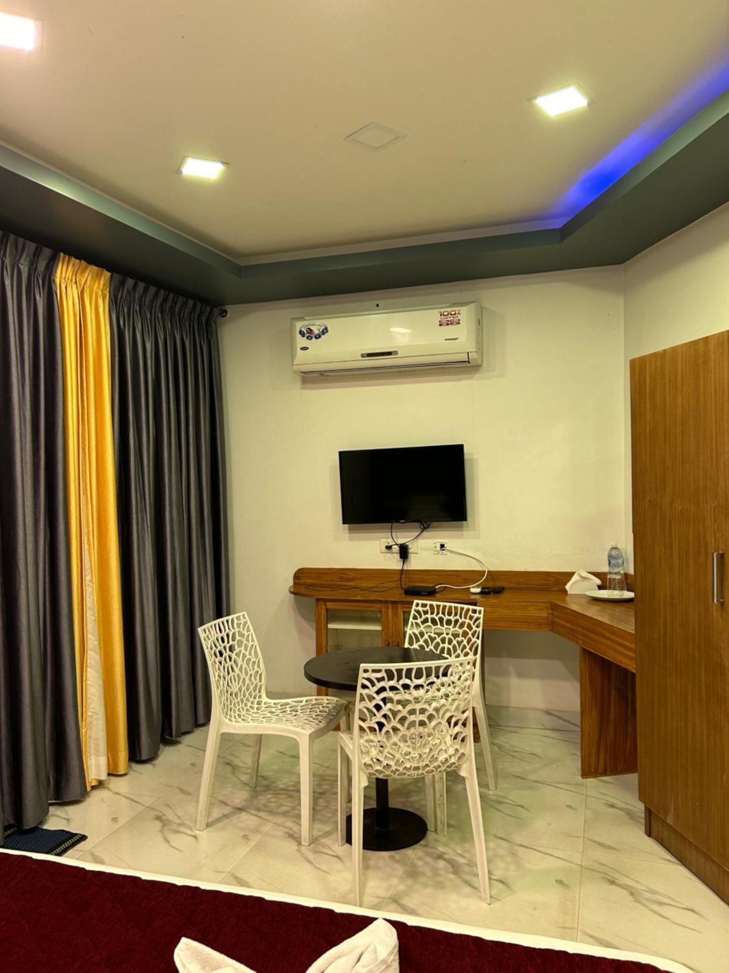 The Elite Beachview Puducherry Eksteriør billede
