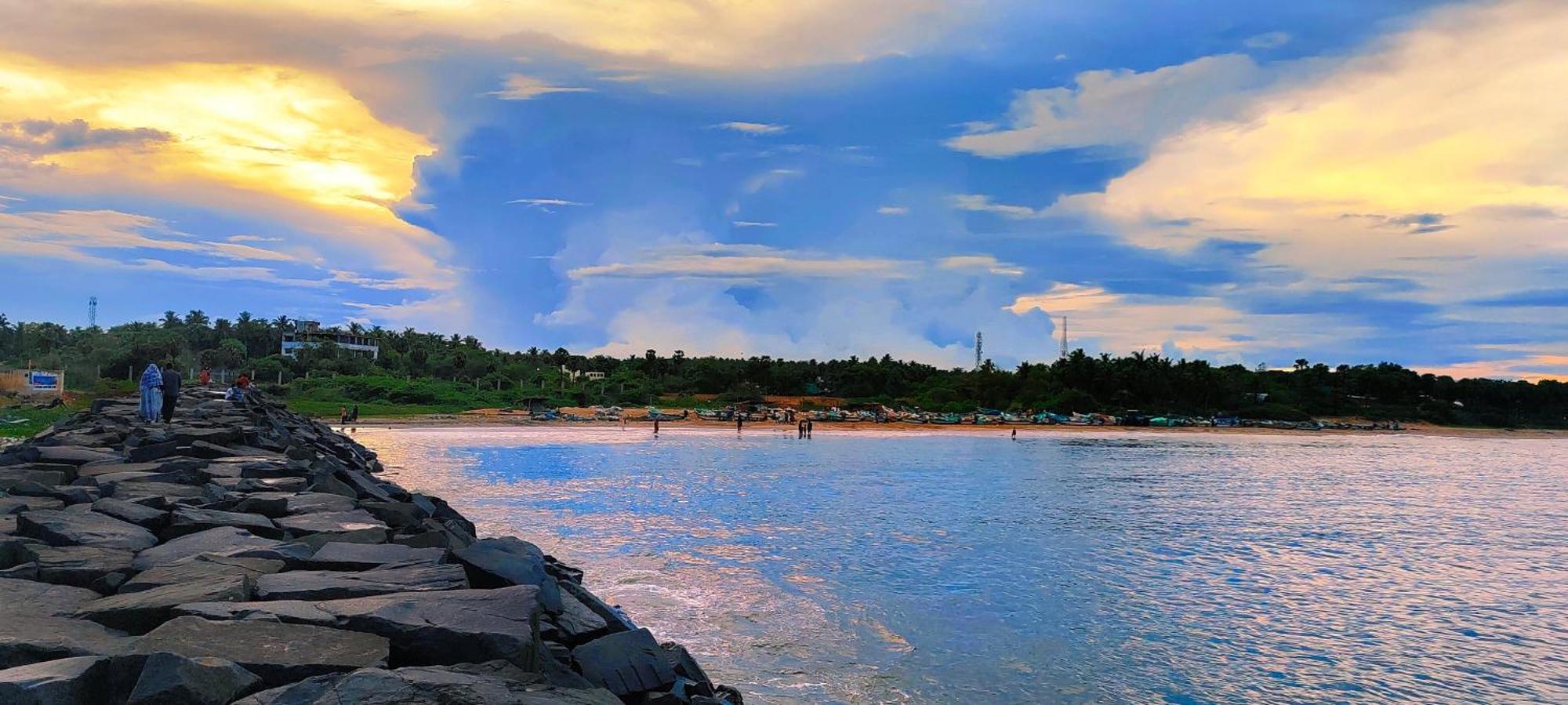 The Elite Beachview Puducherry Eksteriør billede